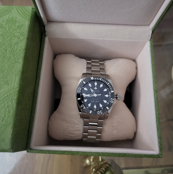 Authentic Gucci Dive Watch 42MM - Picture 1 of 6